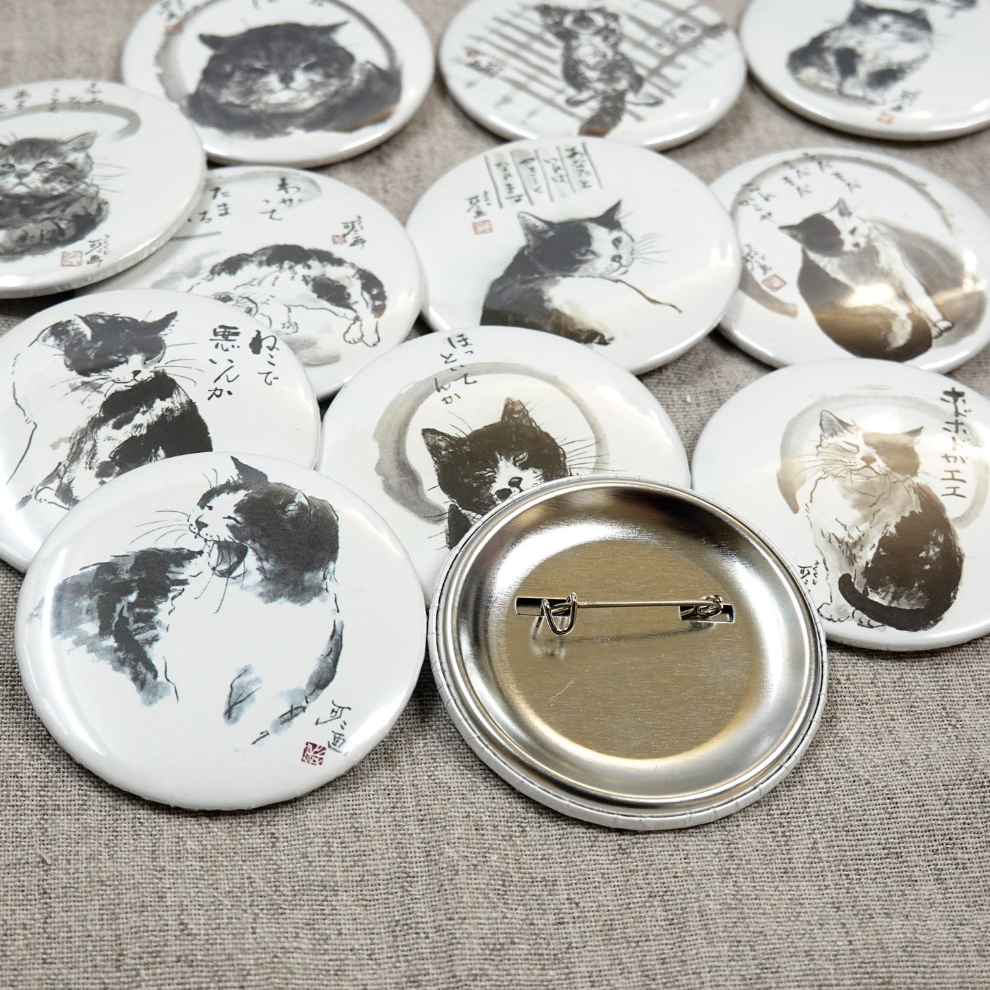 メッセージ缶バッジ 中浜稔 猫墨絵作家 56mm スチール アート ファッション小物